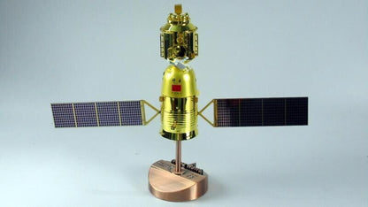 1:40 45CM Shenzhou 7 Manned Spacecraft Diecast Aerospace Model