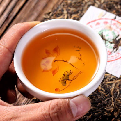 Green Tea Menghai Puer Tea Arbor Pu'er Silver Needle Tribute Cake 250g