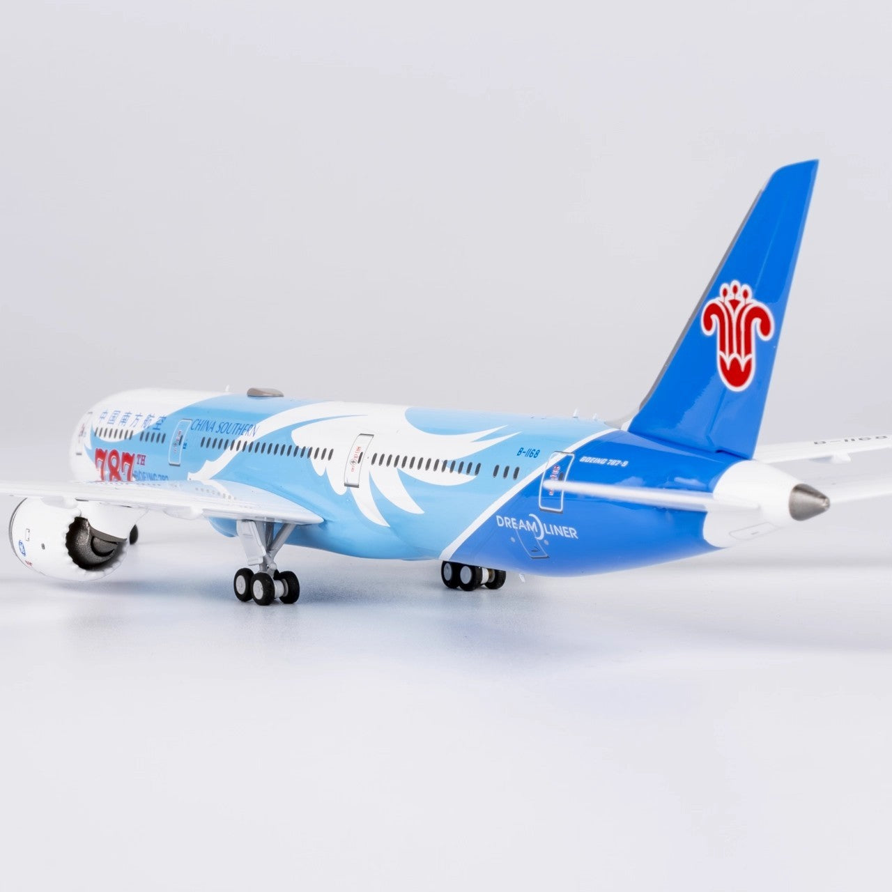 1:400 NGmodels China Southern B787-9 Passenger Airplane Diecast Plane Model