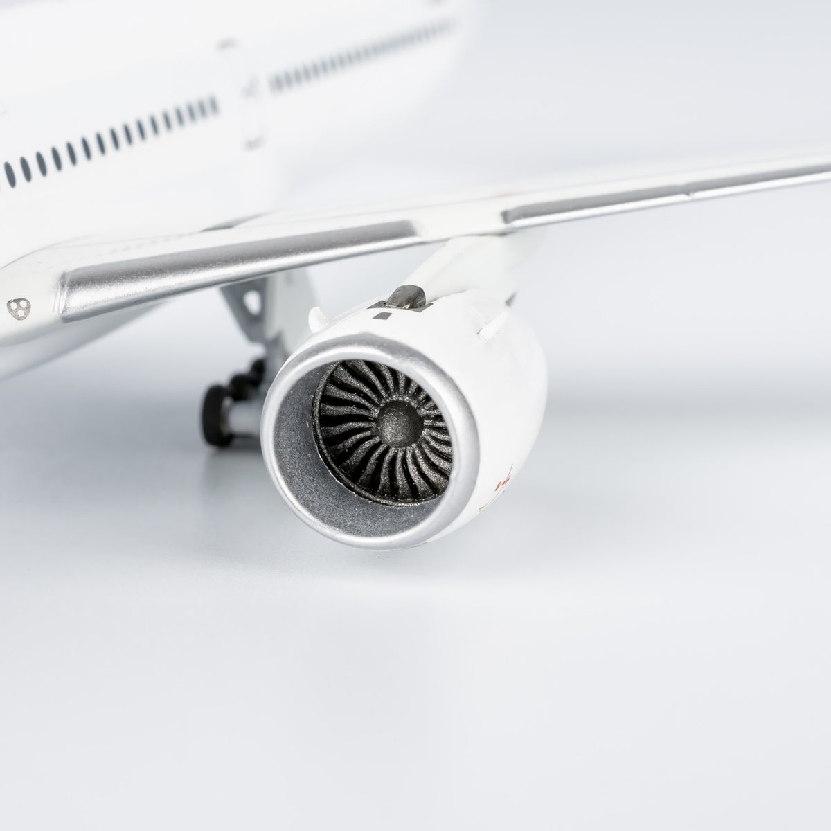 1:400 NGmodels Japan Airlines Airbus A350-1000 Airplane Diecast Plane Model
