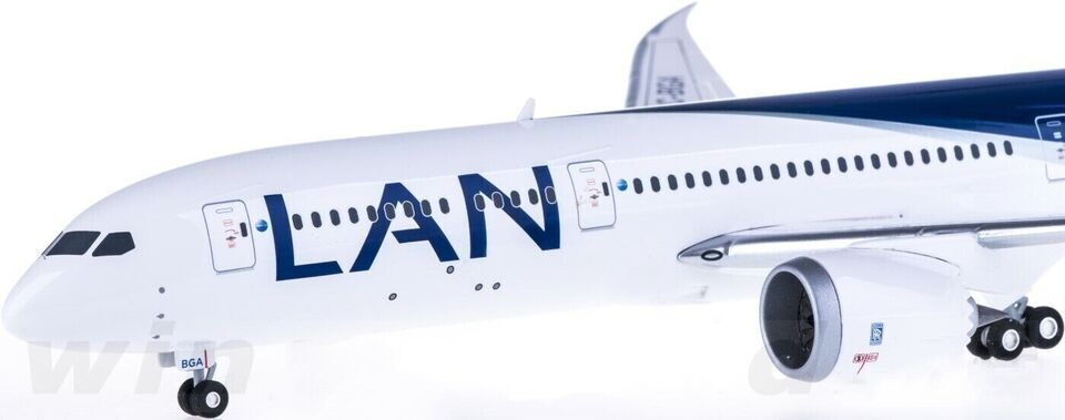 1:200 32CM Herpa LAN BOEING 787-9 Passenger Airplane ABS Plastic Aircraft Model