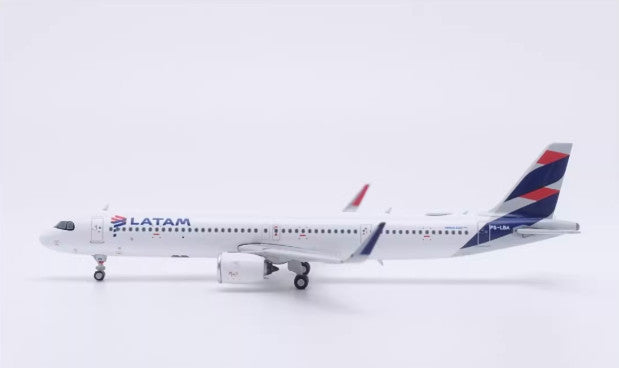 1:400 Phoenix LATAM Airbus A321neo PS-LBA Airplane Diecast Aircraft Plane Model