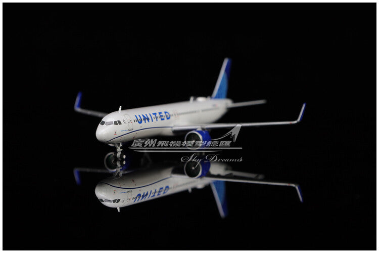 1:400 GeminiJets UNITED BOEING A321neo Airplane Diecast Plane Aircraft Model