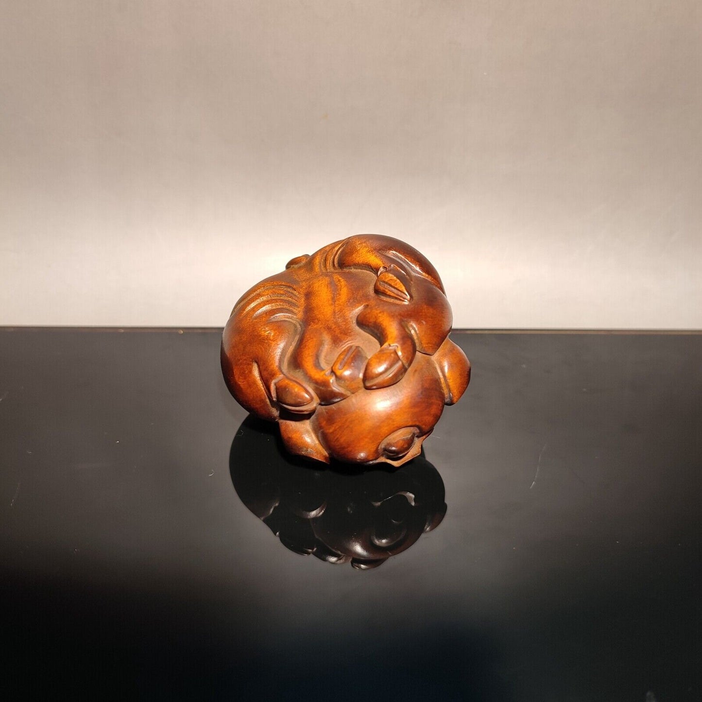 Modern home decoration happy pig pet statue wooden Carved wood carving room gift