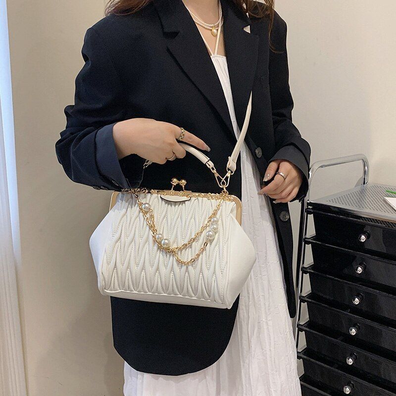 Fashion Chain Shoulder Bag Kiss Lock Shell Clip Crossbody Bag Chic Crossbody Bag