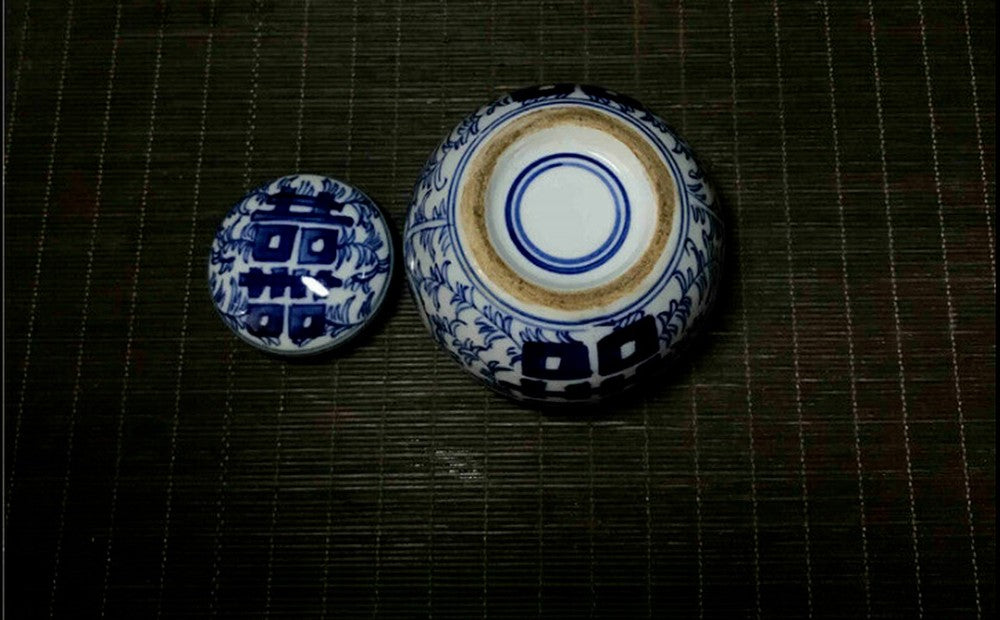 3in Chinese Porcelain Blue White Double Happiness Receiving Tank Cover Can Old