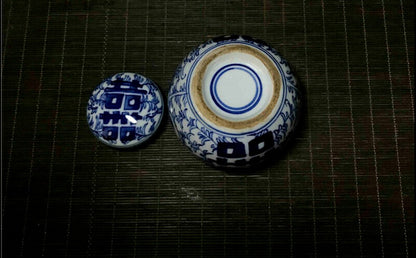 3in Chinese Porcelain Blue White Double Happiness Receiving Tank Cover Can Old