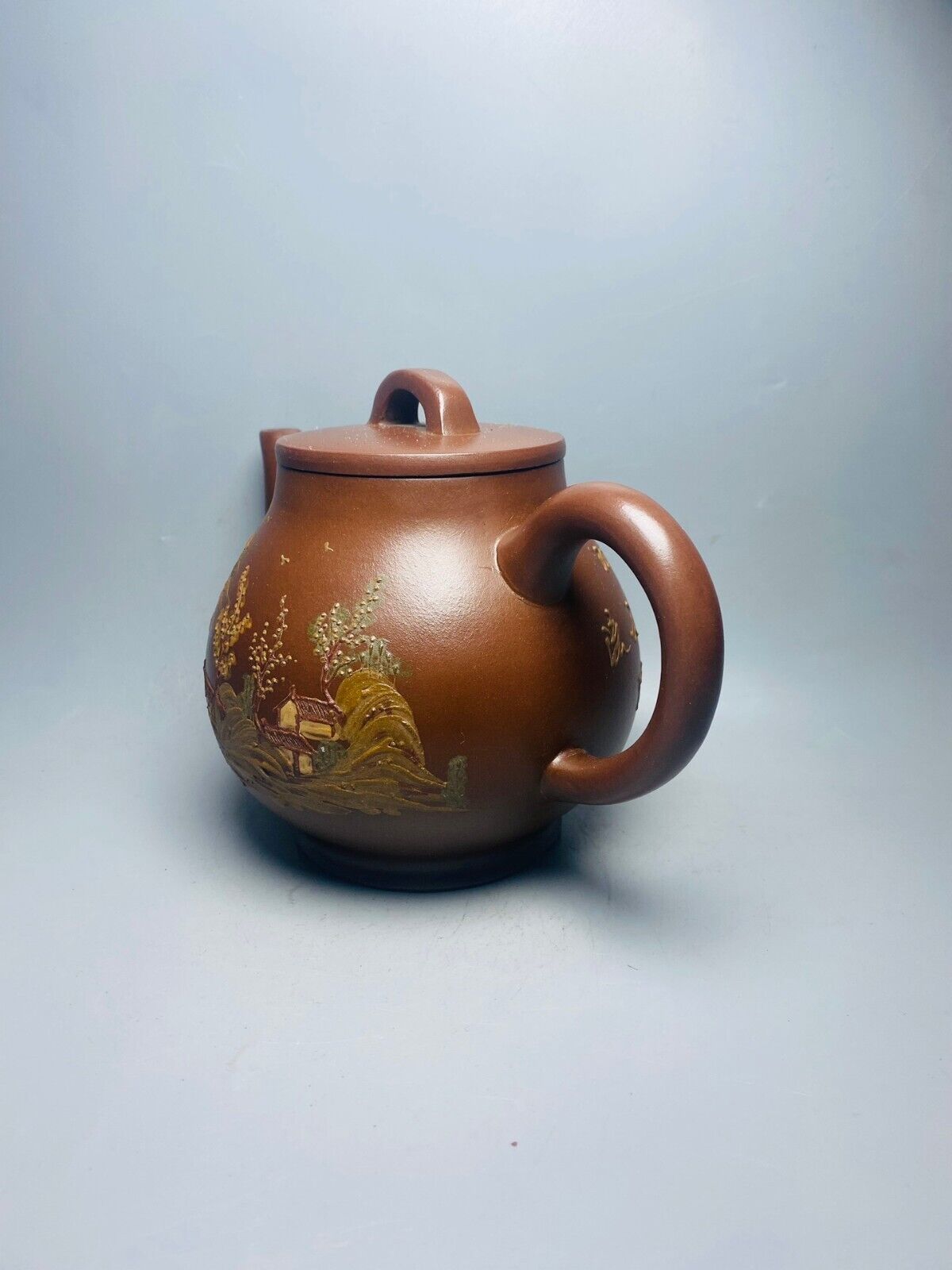 Chinese Yixing Zisha Clay Handmade Exquisite Teapot （泥绘上水 底款： 顾寒军）