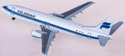 1:400 JC Wings ICELANDAIR BOEING 737-400 Passenger Plane Diecast Aircraft Model