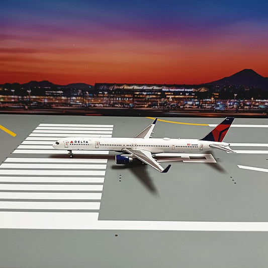 1:400 Geminijets Delta Air Lines B757-300W Passenger Airplane Diecast Model