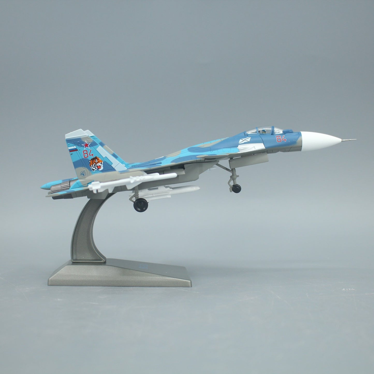 1:100 SU Carrier-based Fighter Jet Airplane Diecast Military Aircraft Model