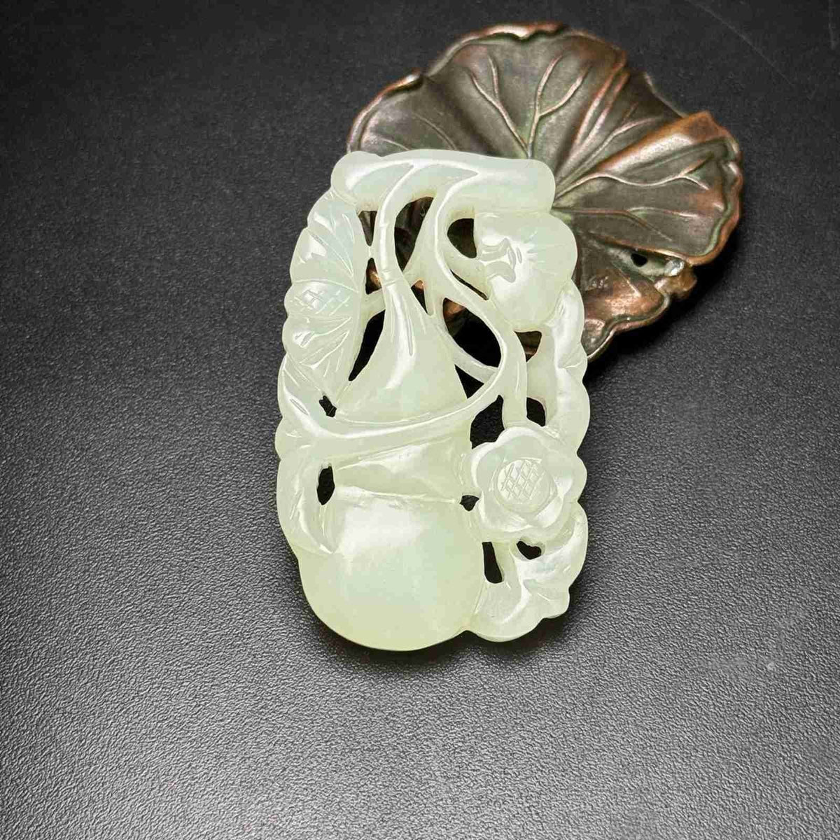 Chinese Natural Hetian Jade Hand-carved Exquisite Gourd Pendant 31002