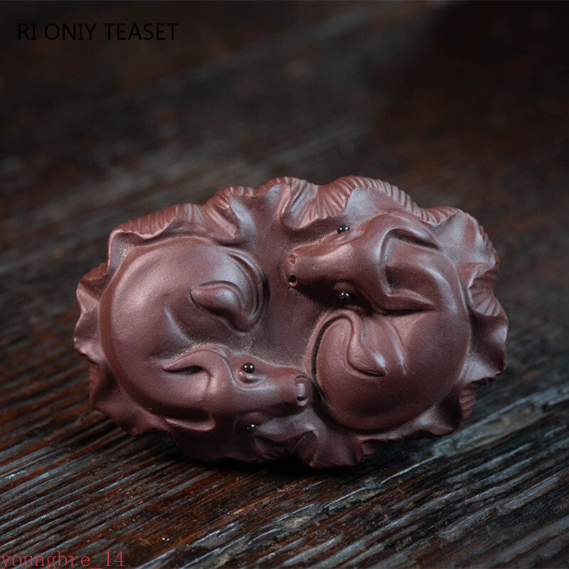 Chinese Yixing Sculpture Purple Clay Tea Pet Statue Handmade Tea Figurine