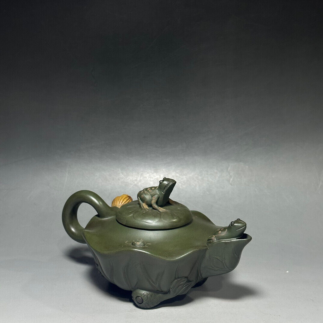 Chinese Yixing Zisha Clay Handmade Exquisite Teapot （荷叶青蛙壶 底款：蒋蓉）