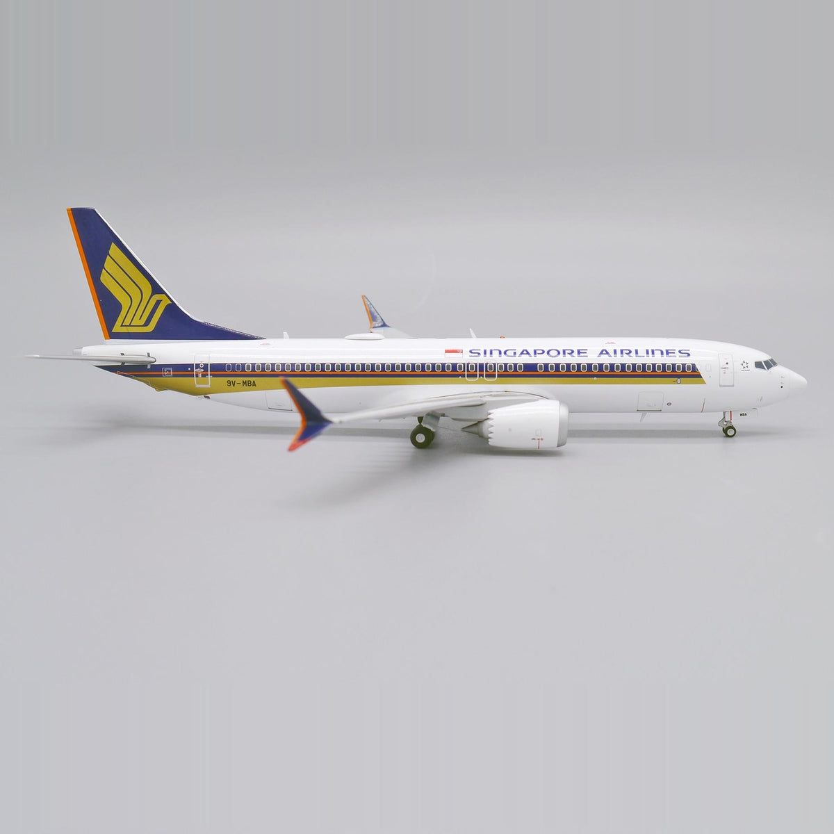 1:200 JC Wings Singapore Airlines B737 MAX 8 Passenger Airplane Diecast Model
