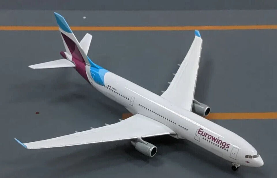 1:500 Hogan Eurowings AIRBUS A330-200 Passenger Aircraft Diecast Airplane Model