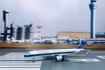 1:400 Phoenix CHINA SOUTHERN AIRBUS A321 Passenger Aircraft Diecast Plane Model