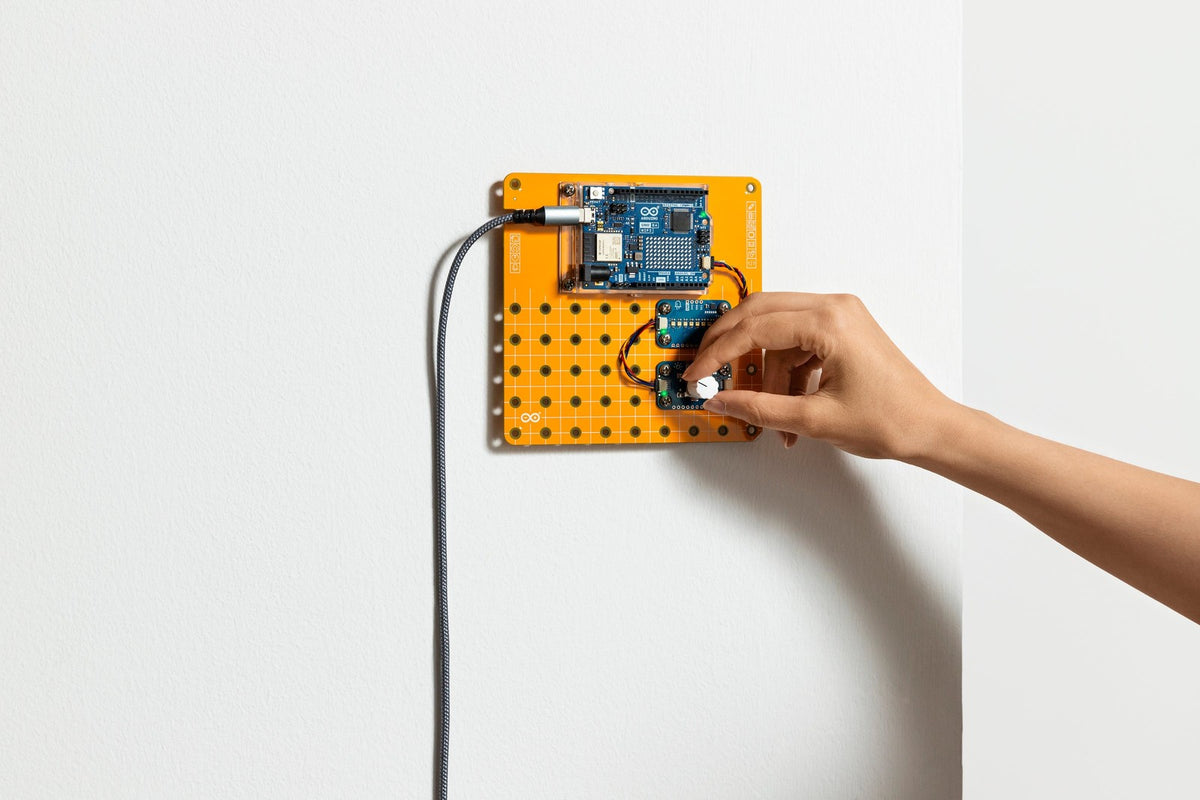 Official Arduino Plug and Make Kit - The New Arduino Starter Kit for Beginner...