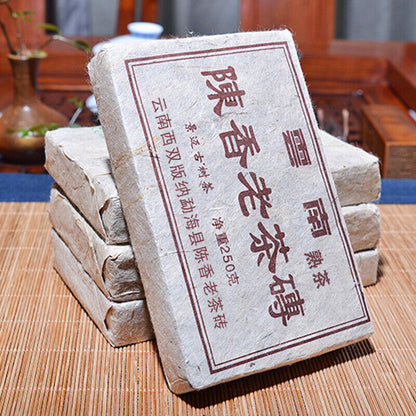 Old Puer Tea Yunnan Natural Pu Erh Tea Brick Healthy Food 250g Black-