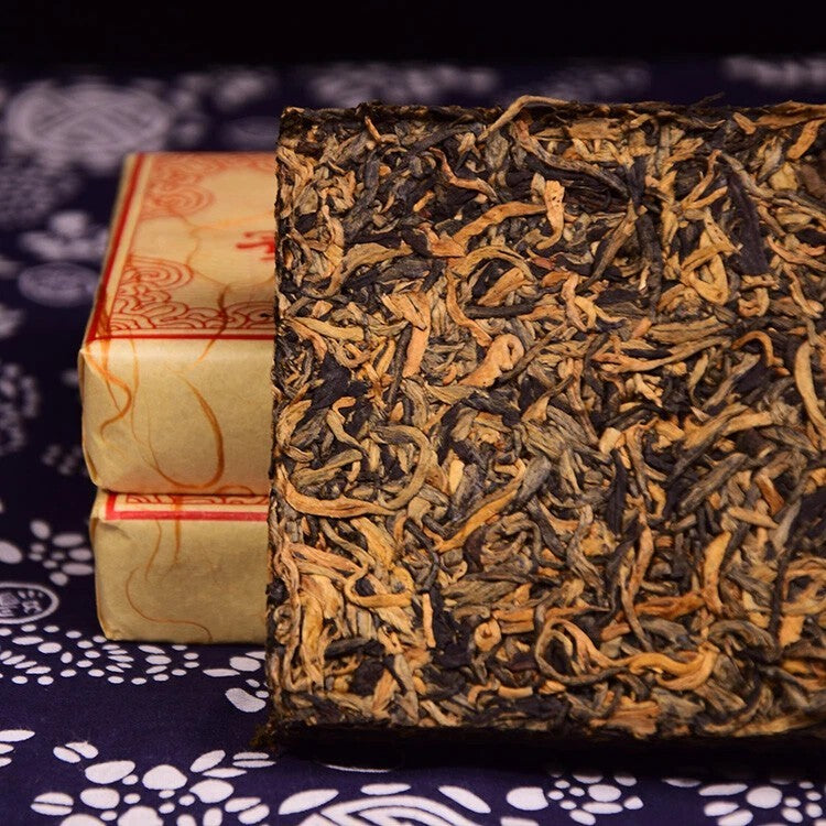 250g Fengqing Dian Hong Golden Buds Dianhong Dian Hong Yunnan Black Tea Brick
