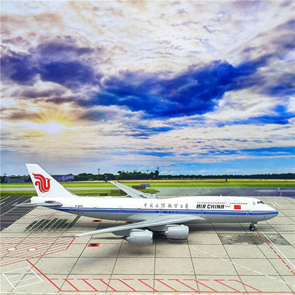 1:400 JC Wings Air China Boeing 747-8i Airplane Diecast Aircraft Model