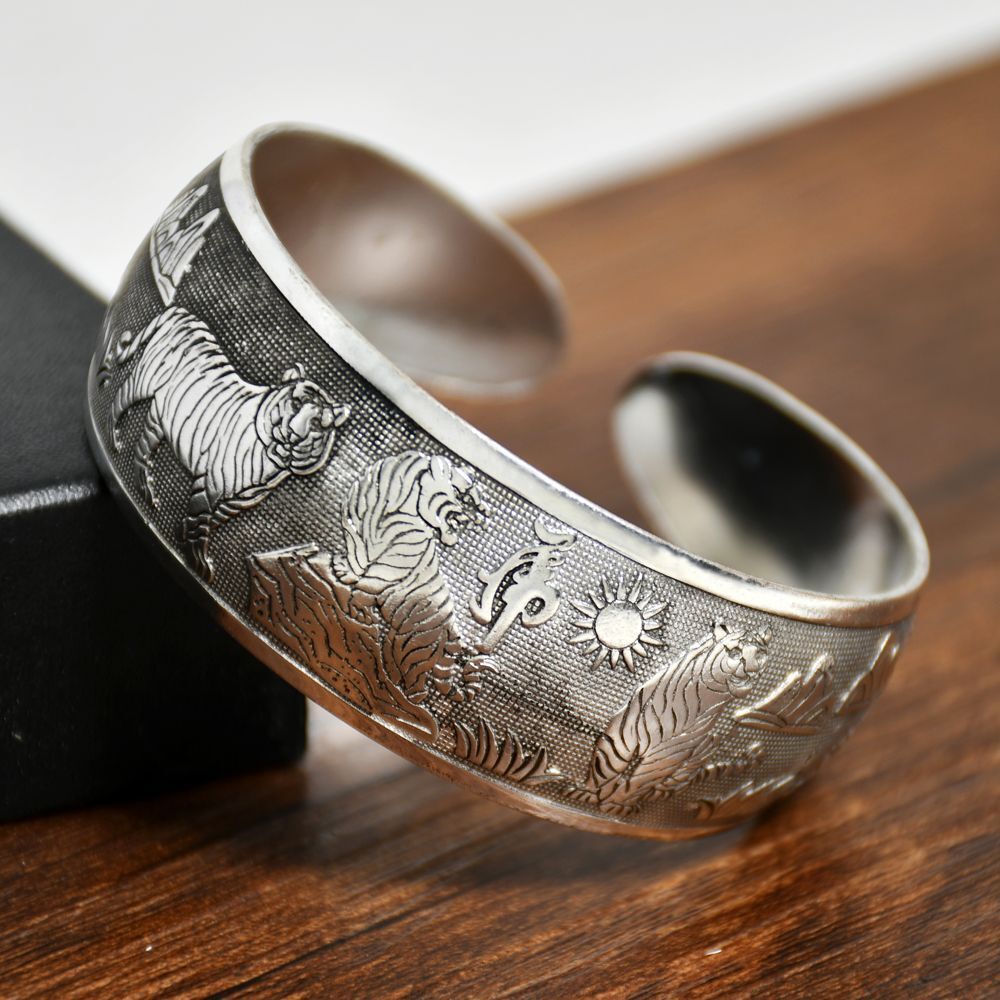 Women Fashion Bracelets Silver Plated Carved Flower Vintage Cuff Tibetan Bangles