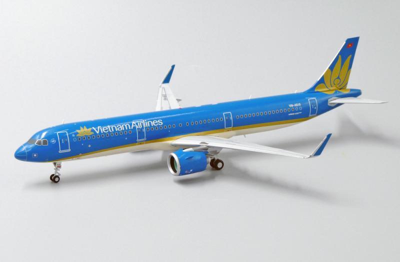 1:200 JC Wings Vietnam Airlines AIRBUS A321neo Airplane Diecast Aircraft Model