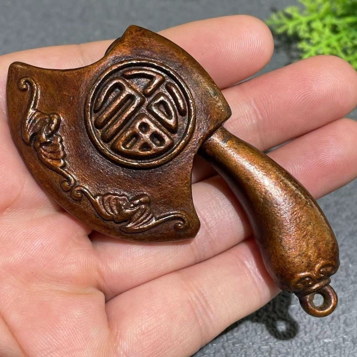 Retro Alloy Dharma Axe Figurine Antique Style Pendant Home Tea Table Decor