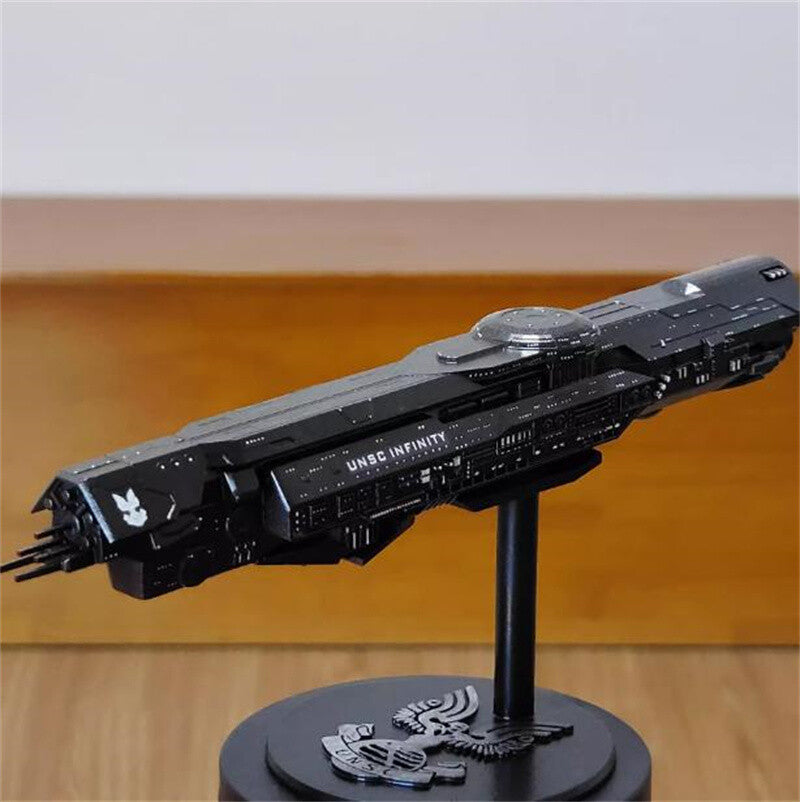 Halo 4 UNSC Infinity INF-101 Spaceship Model Resin Spacecraft Figure Toy