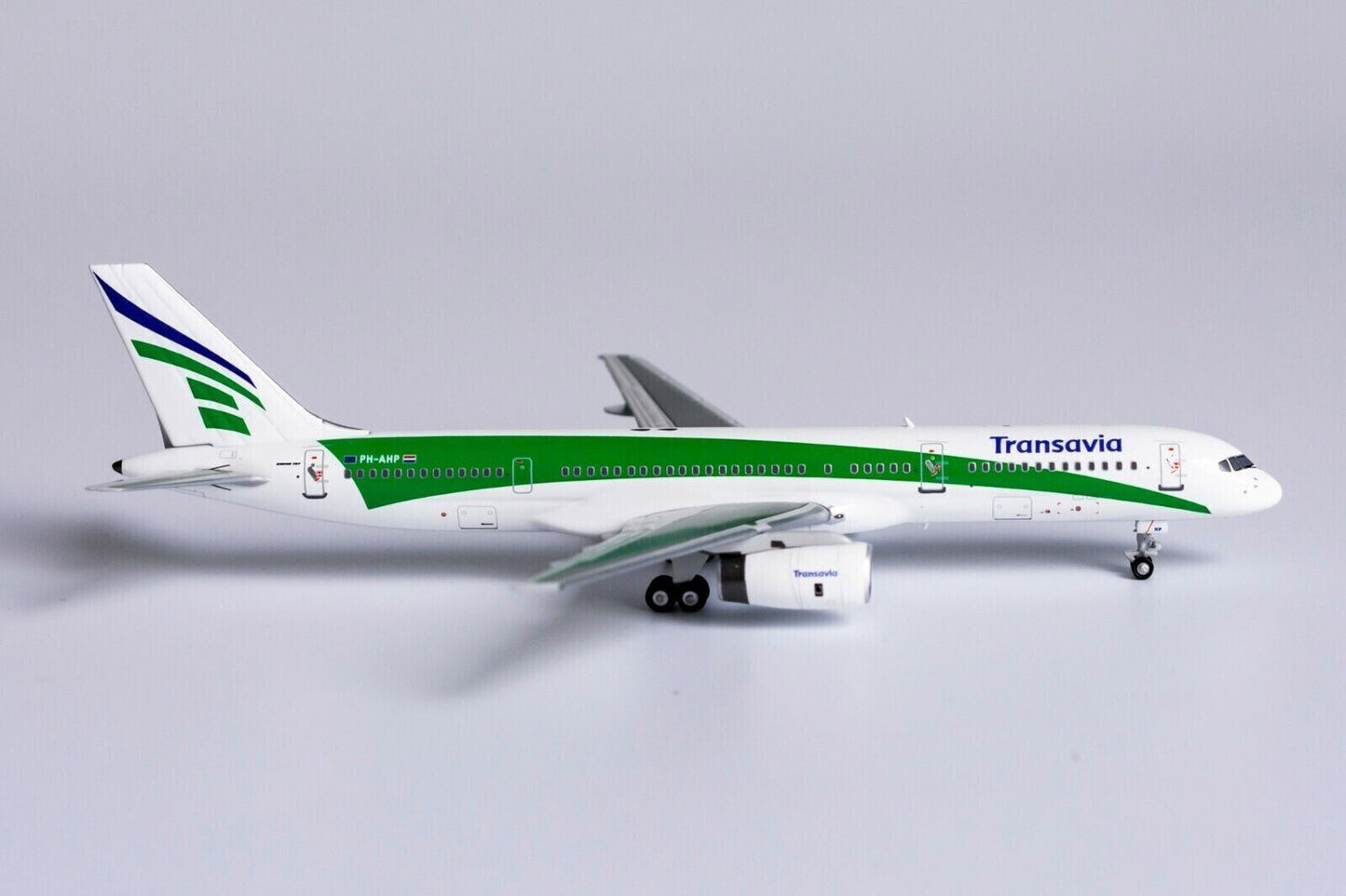 1:400 NG Model Transavia BOEING 757-200 Passenger Airplane Diecast Plane Model