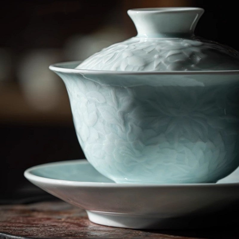 Jingdezhen Porcelain Gaiwan Creative Tureen Teacup Flower Relief Tea Set Ceramic