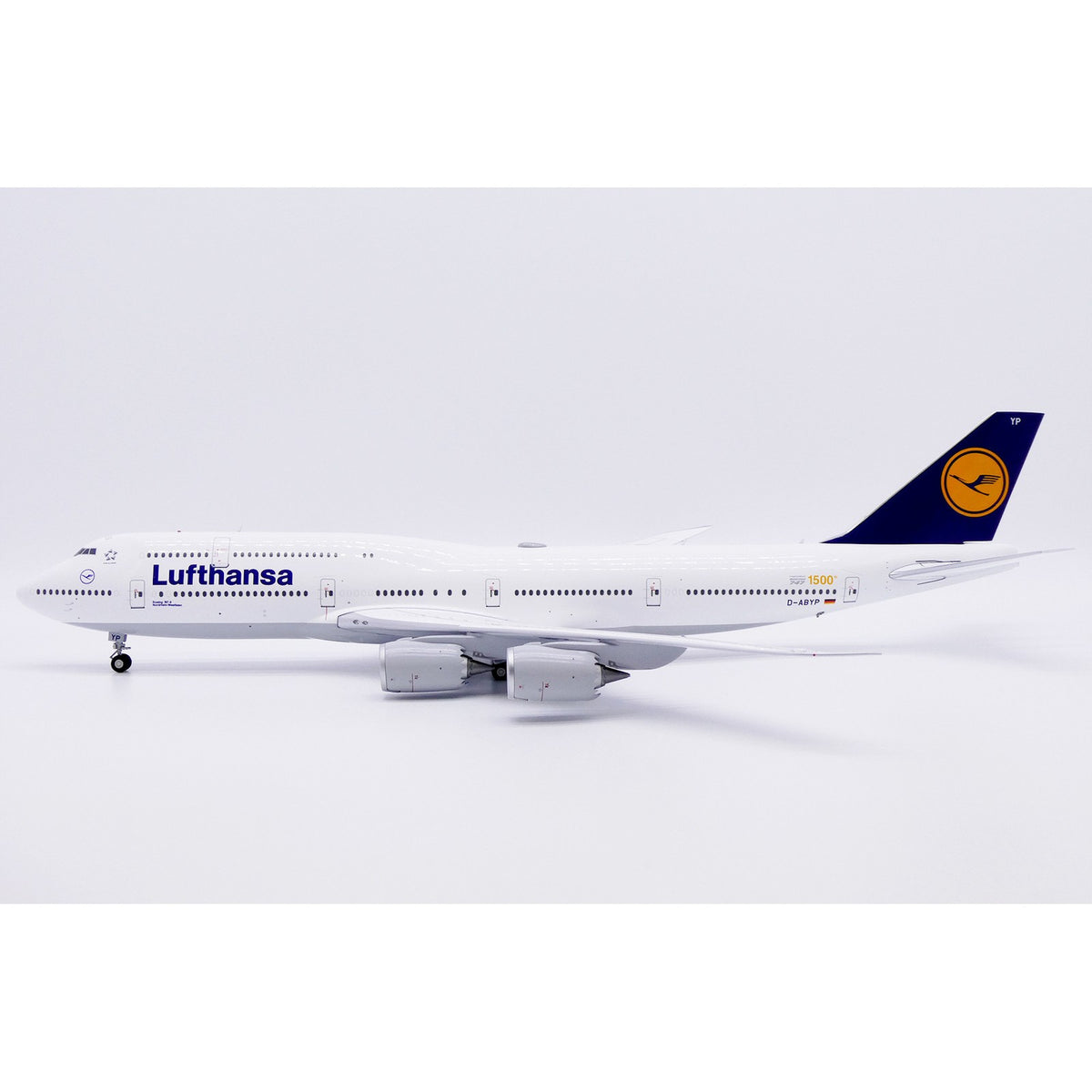 1:200 JC Wings Lufthansa Boeing 747-8 D-ABYP Airplane Diecast Aircraft Model