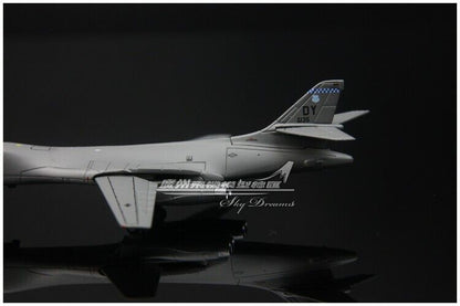 1:400 GeminiJets U.S. AIR FORCE B-1B Passenger Aircraft Diecast Airplane Model
