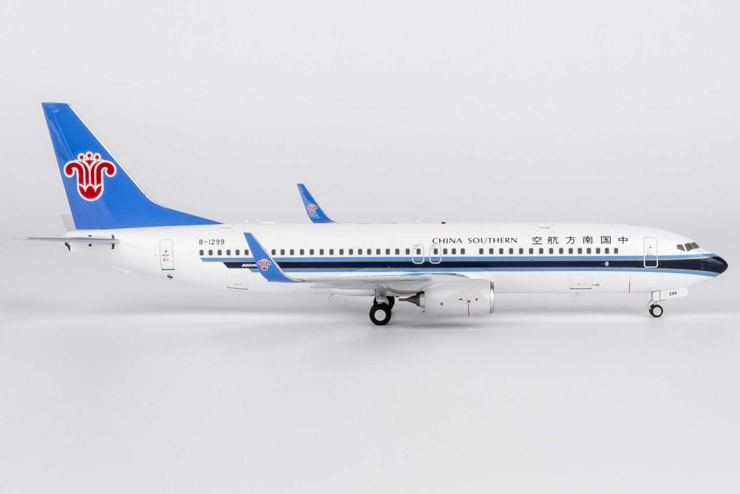 1:200 NGmodels China Southern Boeing 737-800 Passenger Diecast Airplane Model