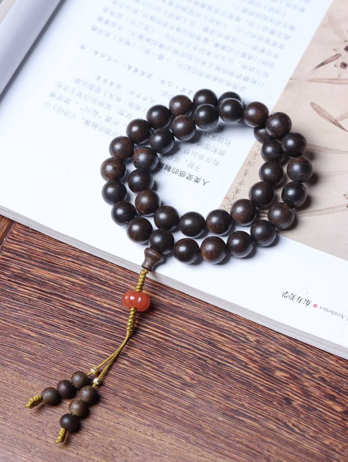 10mm Chinese Natural Eaglewood Handmade Exquisite Bracelets 31328