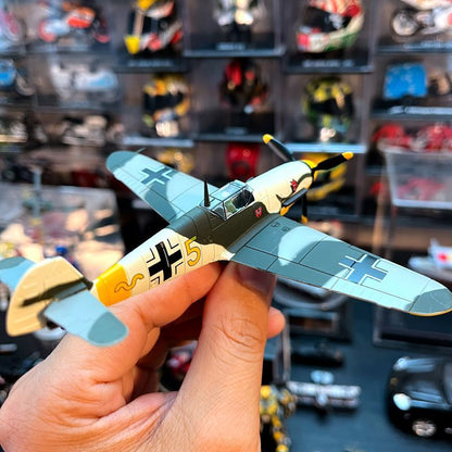 1:72 World War II German BF109 ace fighter propeller rotatable aircraft model