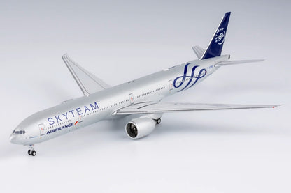 1:400 NG Model AIRFRANCE SKYTEAM BOEING 777-300ER Passenger Plane Diecast Model