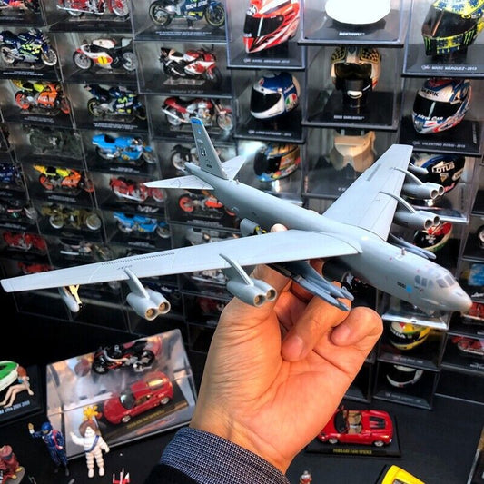 1:200 Us B52 Strategic Bomber Alloy Airplane Finished Metal Model Ornament