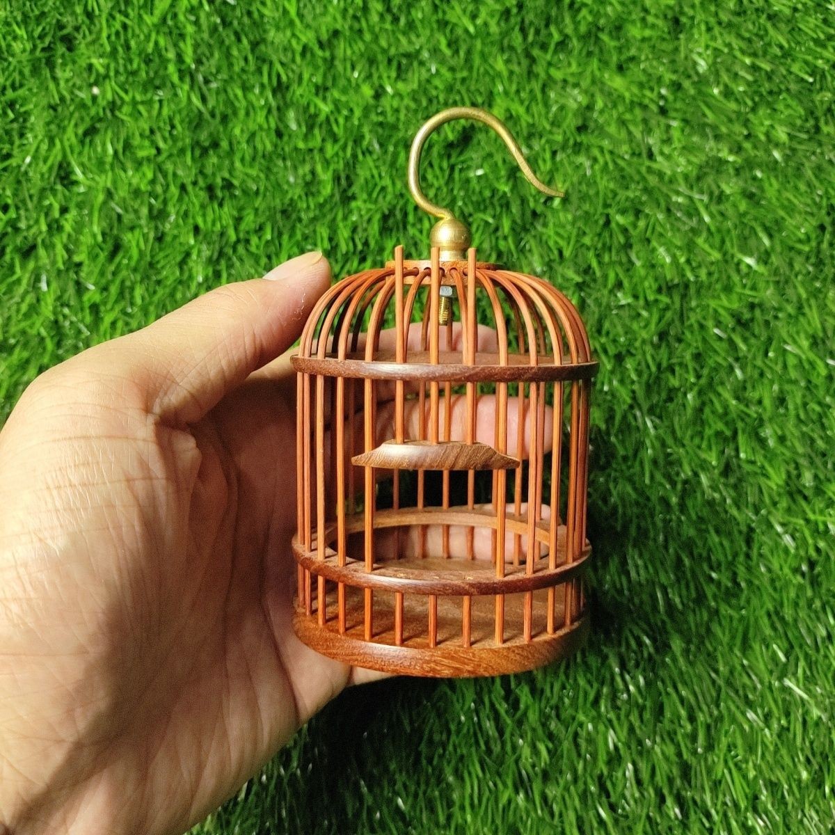 Bamboo Mini Insect Cage Handmade Katydid Cricket Cage Ornament 7cm Diameter