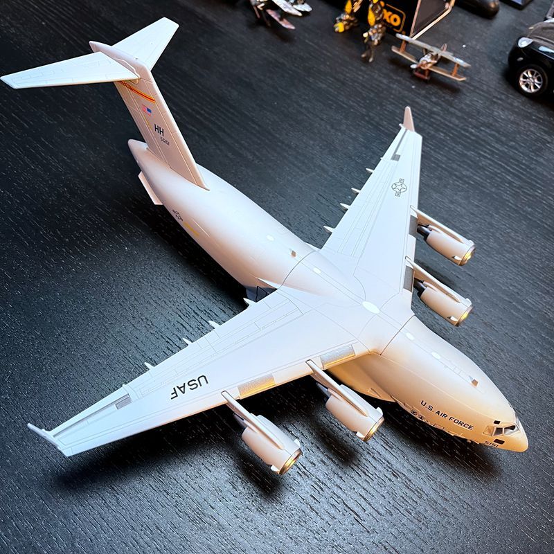 1: 200 Us Boeing C-17 Large Strategic Transport Aircraft Model Alloy Model