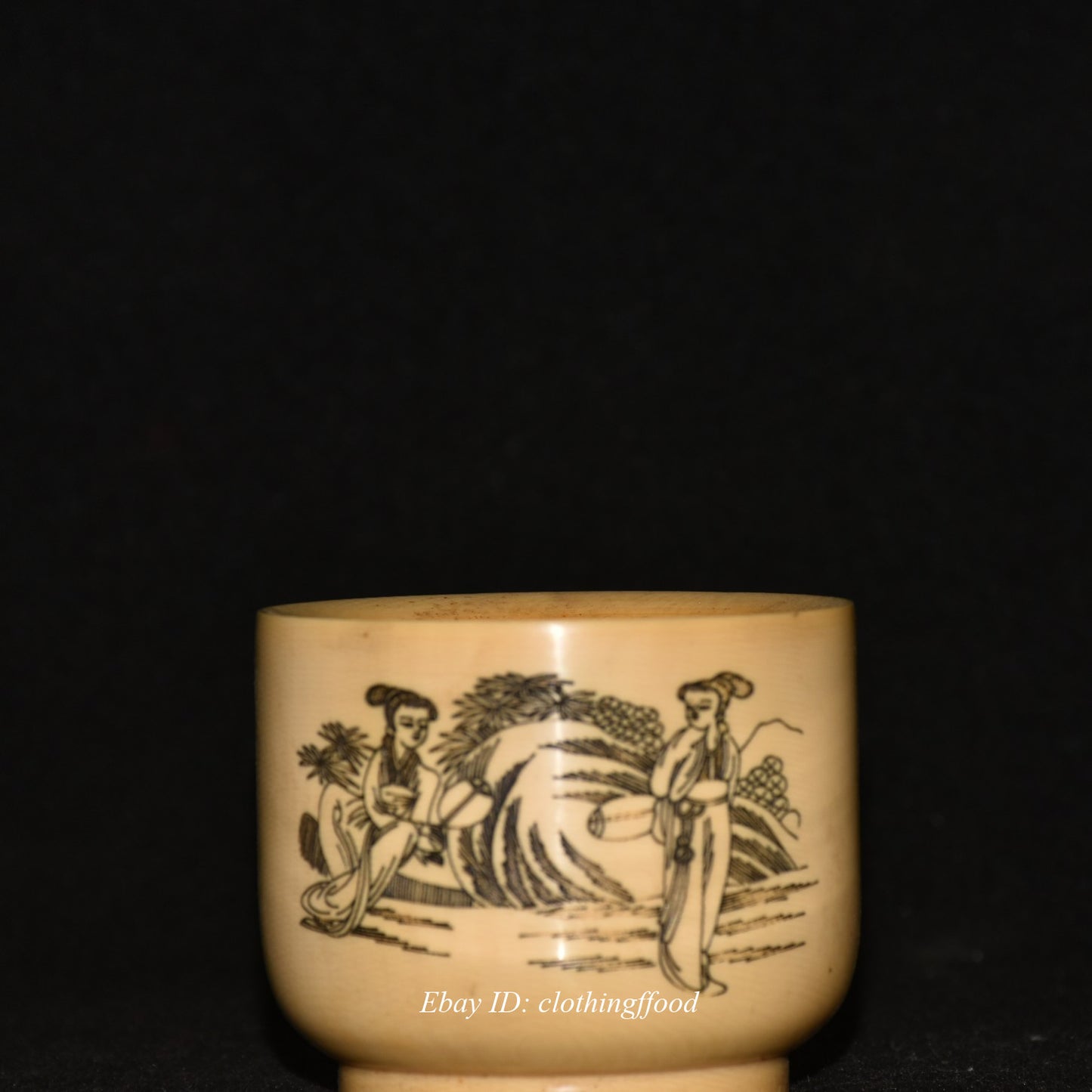 Collecting Handicrafts Carving Beautiful Wine and Tea Cup Ornaments