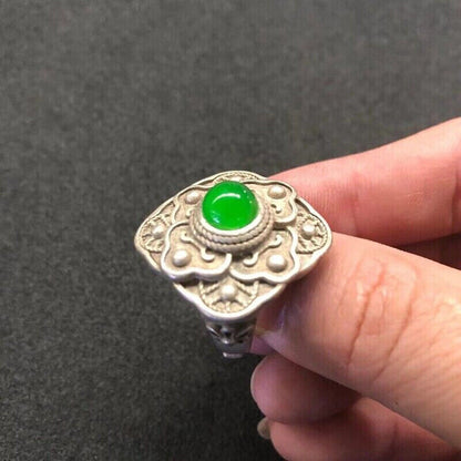 Chinese old Tibet Silver Auspicious patterns inlay green jade Ring