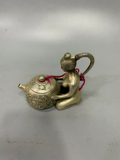 Exquisite Old Chinese tibet silver handmade Beauty Pot flagon teapot 82036