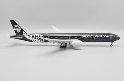 1:200 JC Wings Air New Zealand Boeing 777-300ER Passenger Airplane Diecast Model
