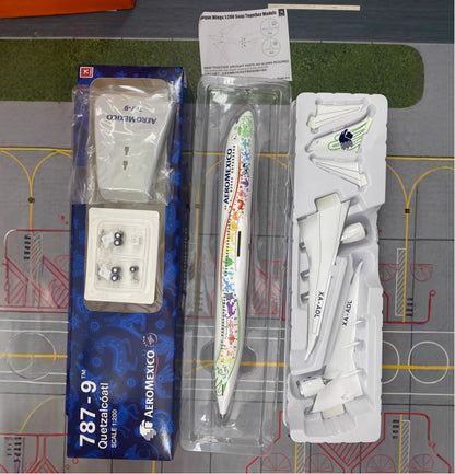 1:200 32CM Hogan AEROMEXICO Boeing 787-9 Plane XA-ADL ABS Plastic Aircraft Model