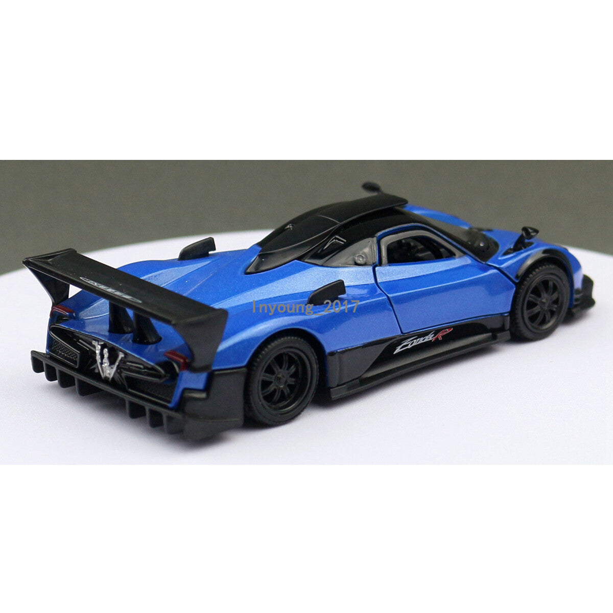 1/36 Scale Pagani Zonda R Model Car Diecast Toy Cars 2 Doors Open Pull Back Blue
