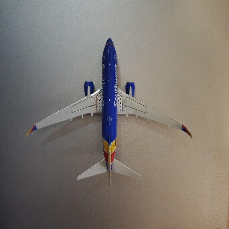 1:400 Geminijets Southwest Airlines B737-700W Passenger Airplane Diecast Model