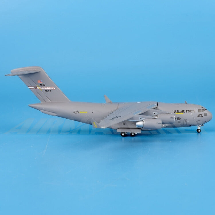 1:400 GeminiJets United States Air Force C-17A Diecast Aircraft Model