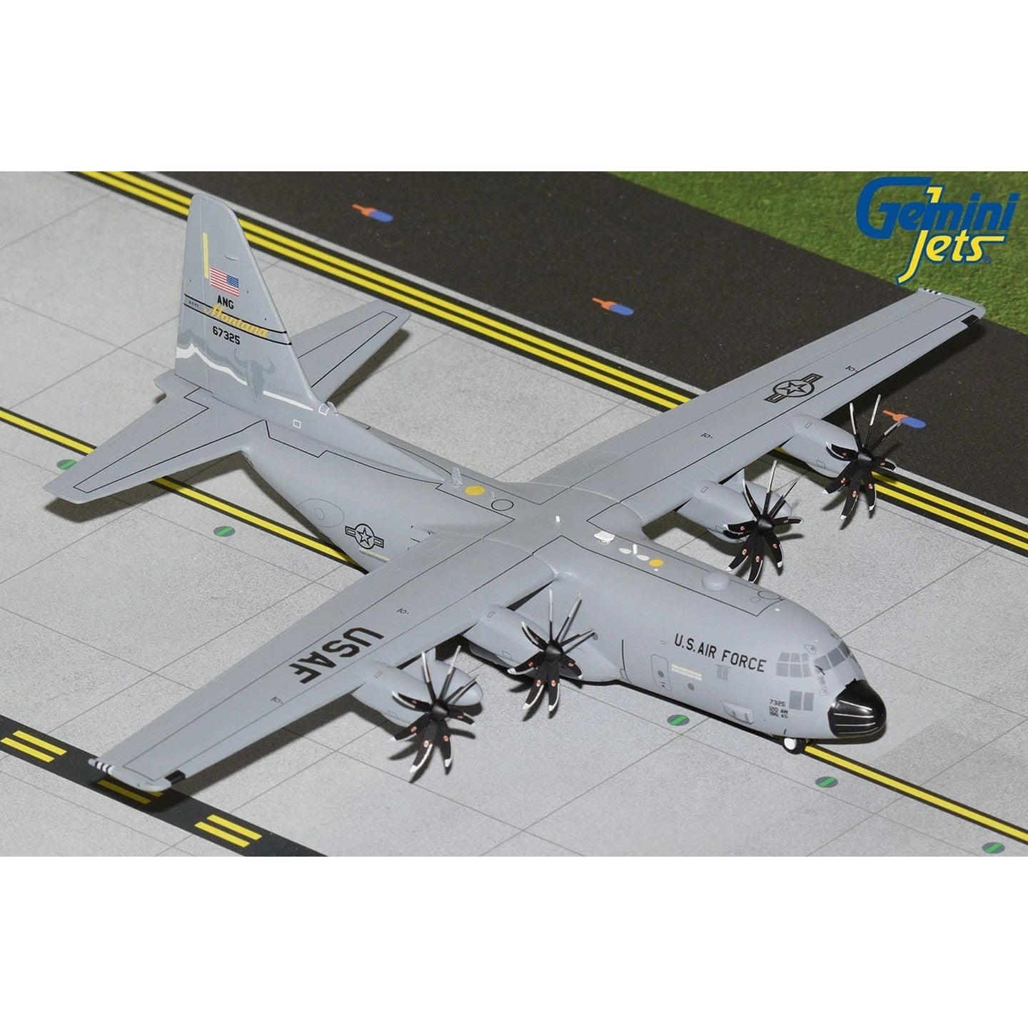 1:200 Geminijets USAF Lockheed C-130H Passenger Airplane Diecast Model