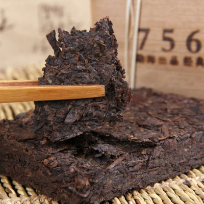 250G Yunnan Menhai Pu'er 2017 Ancient Tree Old Tea Brick 7562 Old Branch Tea -